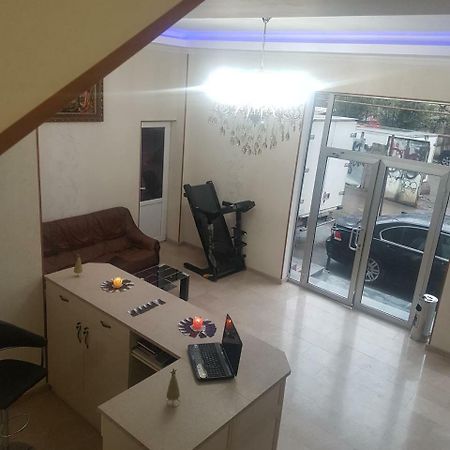 Hotel Leader Tbilisi Ngoại thất bức ảnh