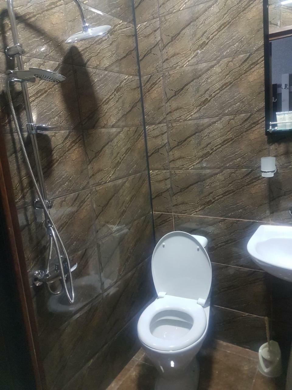 Hotel Leader Tbilisi Ngoại thất bức ảnh