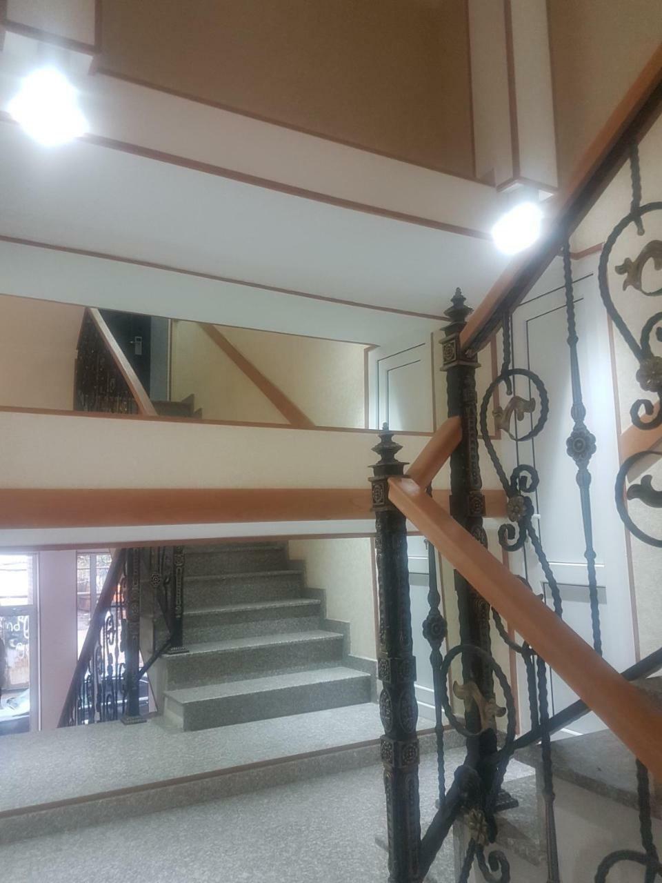 Hotel Leader Tbilisi Ngoại thất bức ảnh