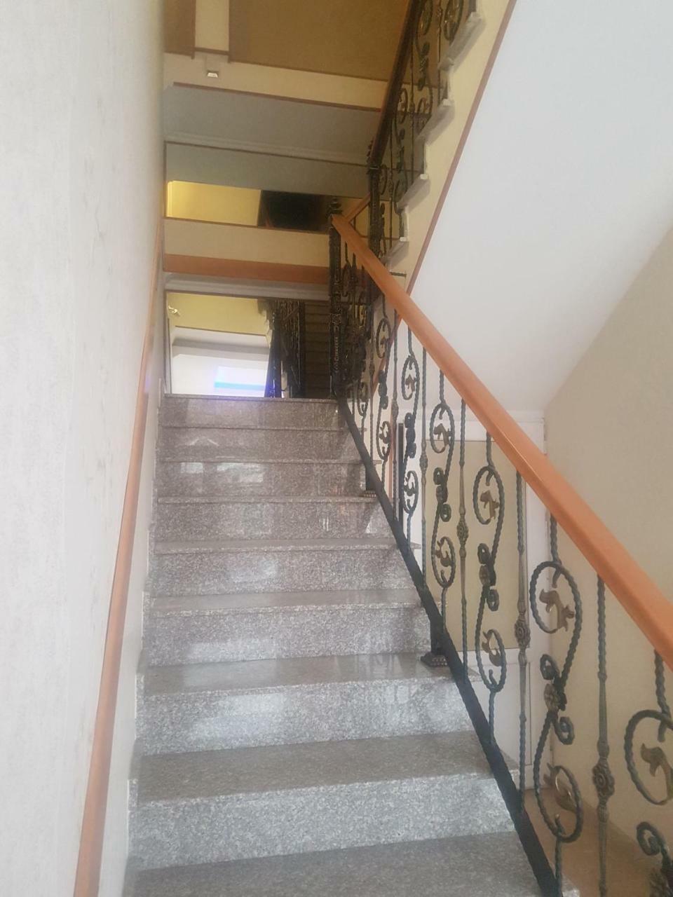 Hotel Leader Tbilisi Ngoại thất bức ảnh